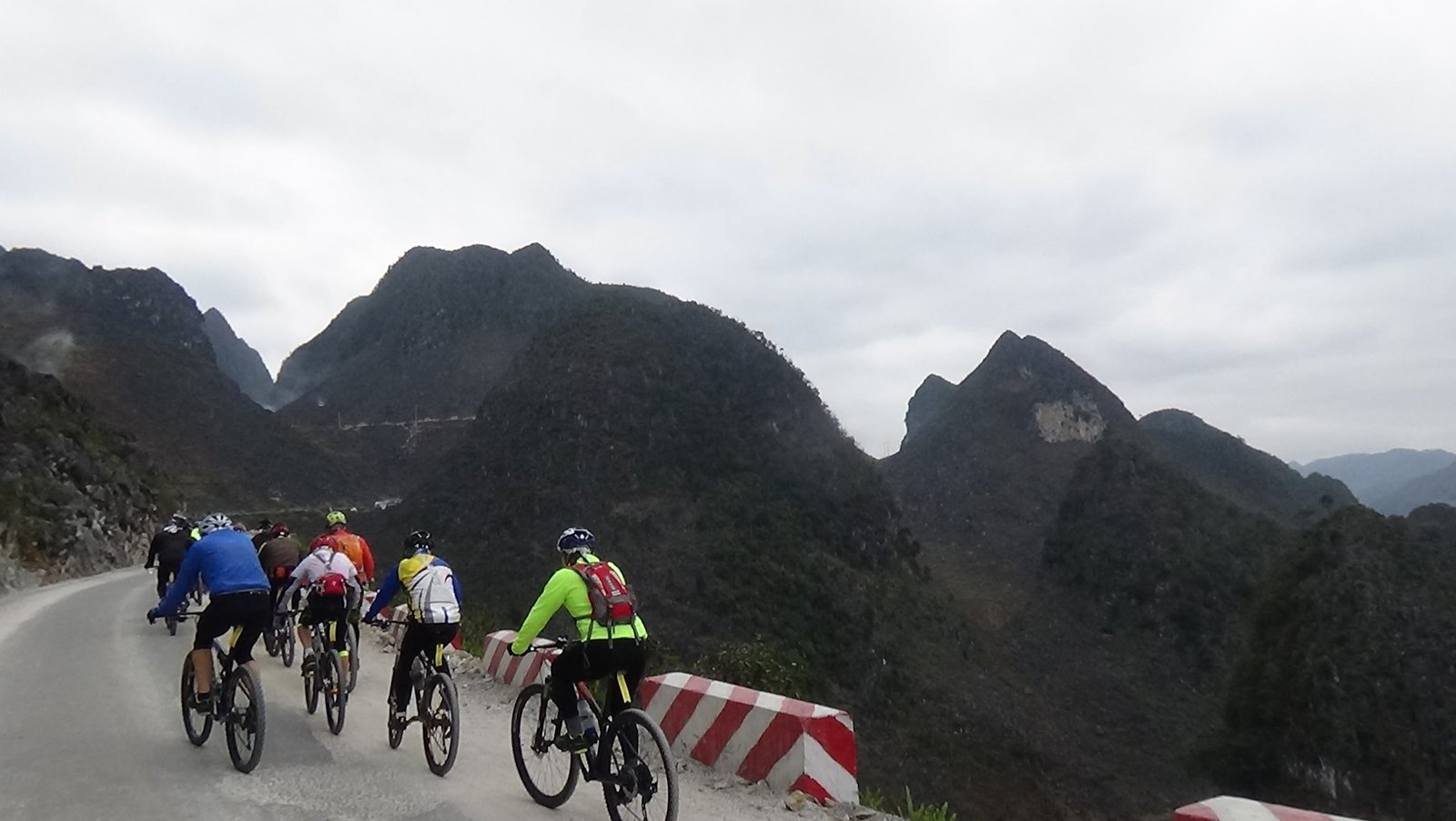 14-Day Northern Vietnam Cycling: Ha Giang, Ban Gioc & Hoang Su Phi